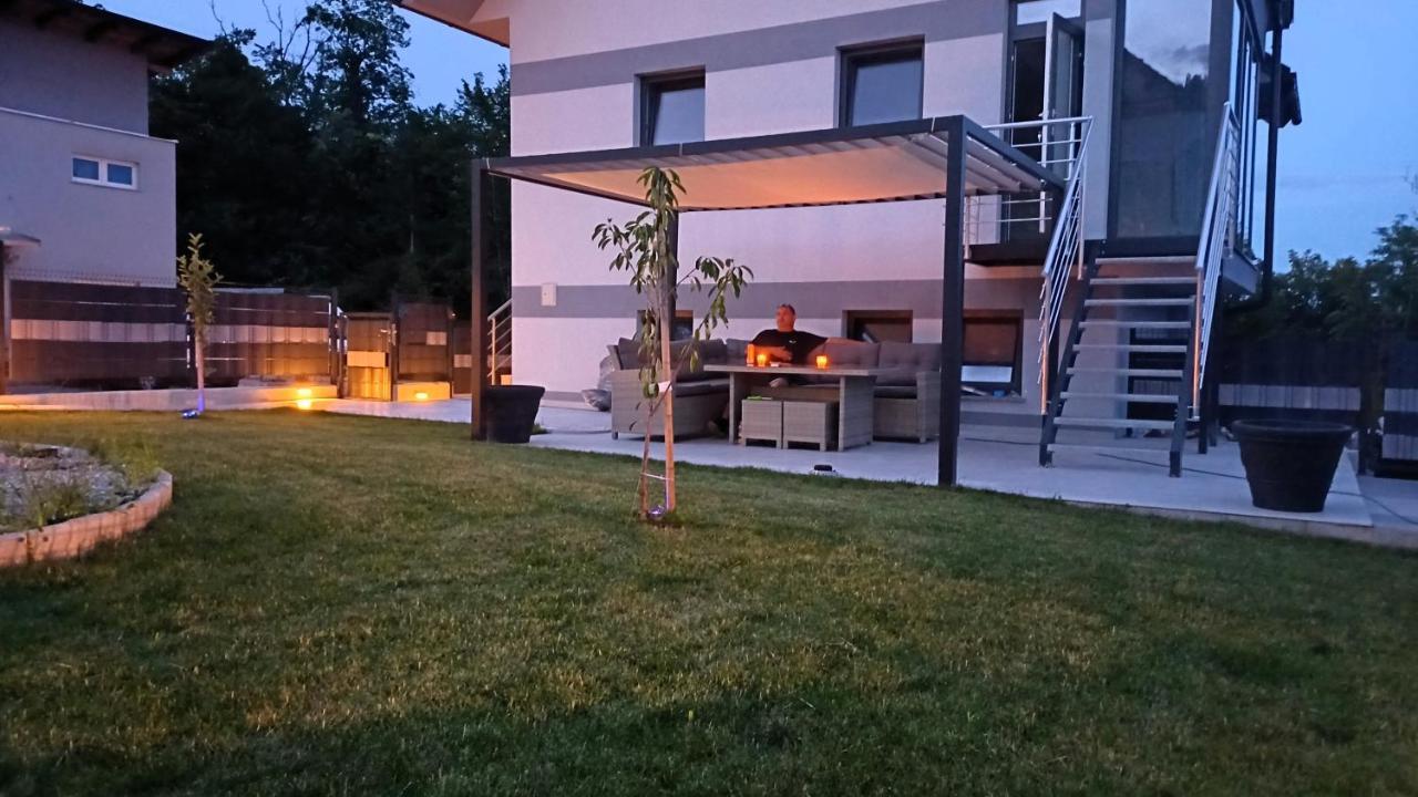 Apartmaji Stars Mavcice Eksteriør billede