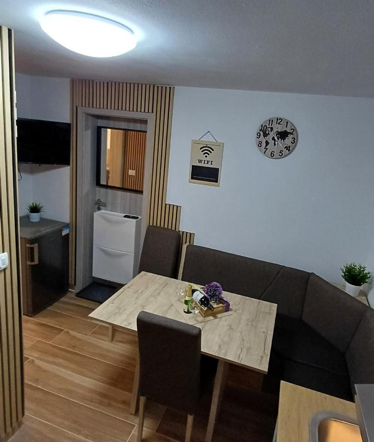 Apartmaji Stars Mavcice Eksteriør billede