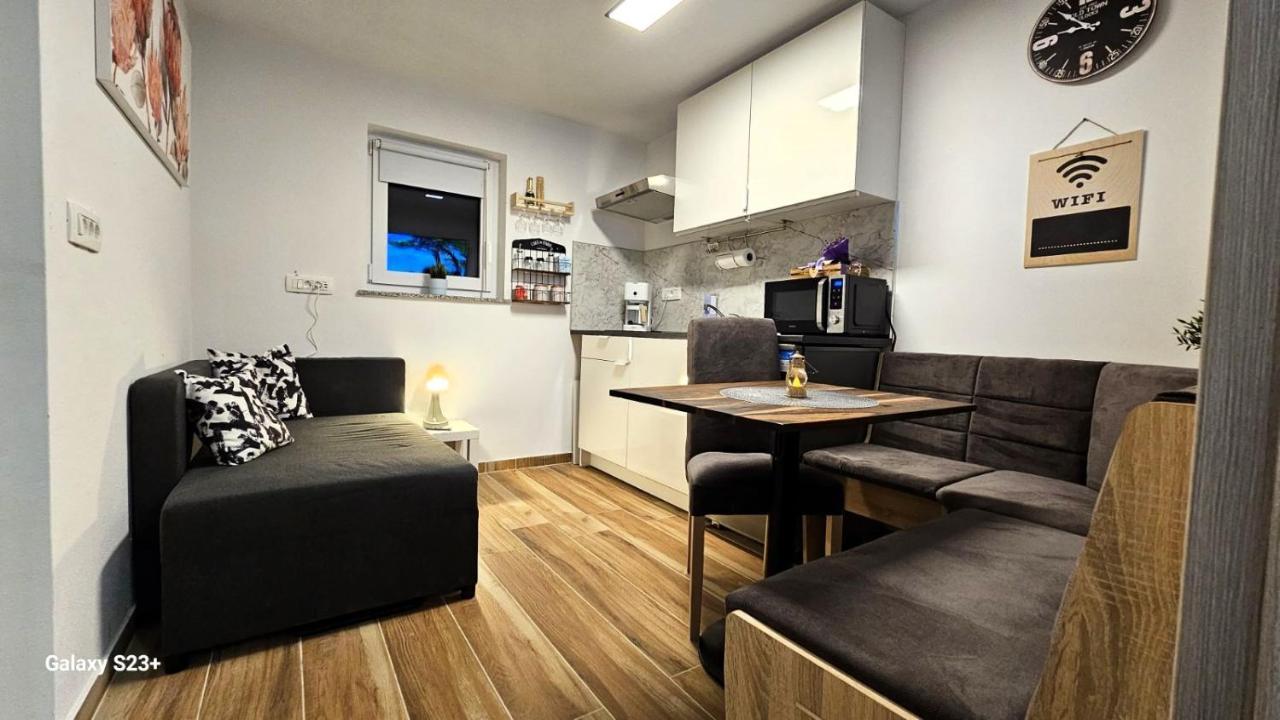 Apartmaji Stars Mavcice Eksteriør billede
